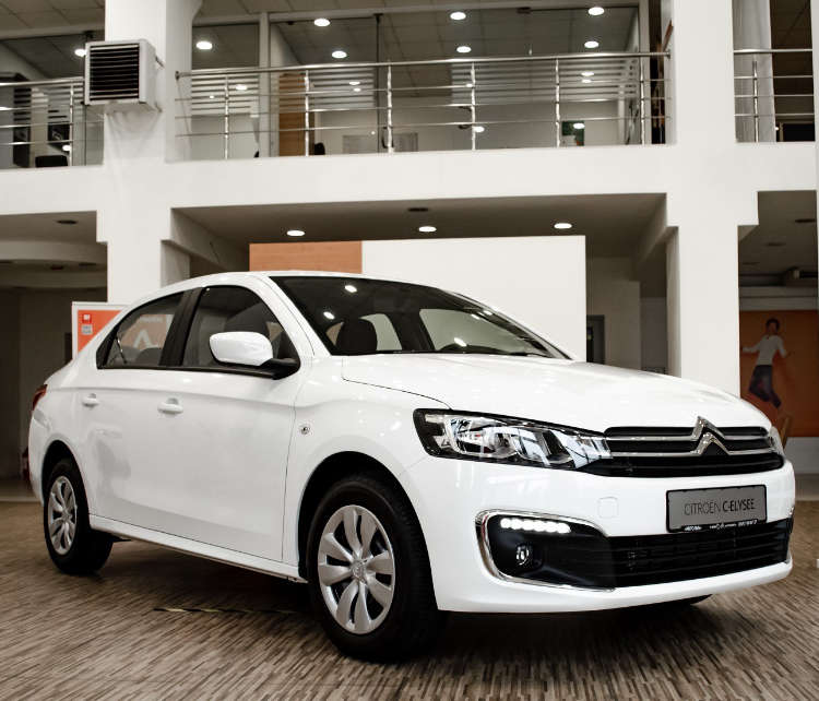 Фасад автосалону Citroën «АІС» у Черкасах